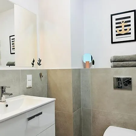 Studio Przy Parku Reagana Apartment *